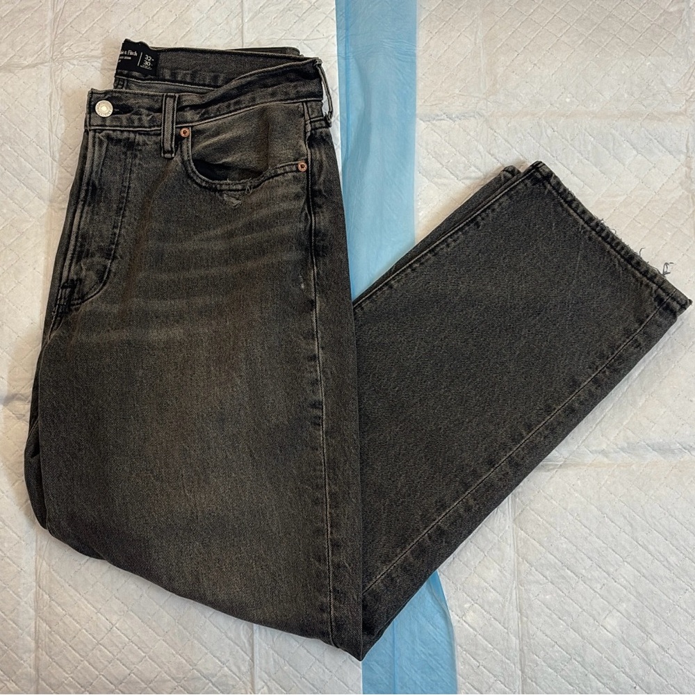 Abercrombie & Fitch Authentic Rigid Denim Loose Jeans Size 32 W 30 L Gently Used